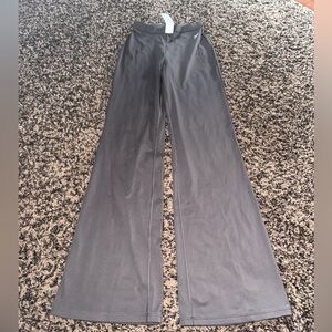 Gymshark Everyday Regular Flared Leggings Women's Size M Grey B7A7H